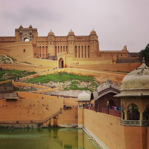 1200px-Amber_Fort,_Jaipur_(Rajasthan)