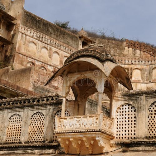 indian-palace-bundi-india-detail-decorated-balcony-city-rajasthan-37059403